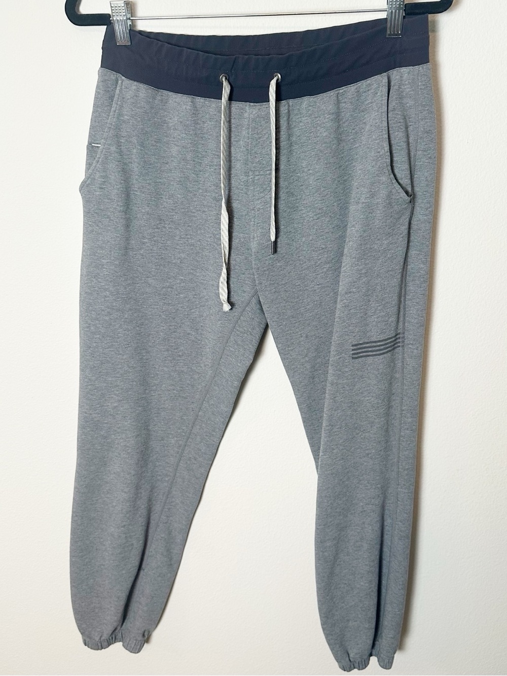 Vuori Men's Balboa Jogger Sweatpant Grey Small - Picture 3 of 7